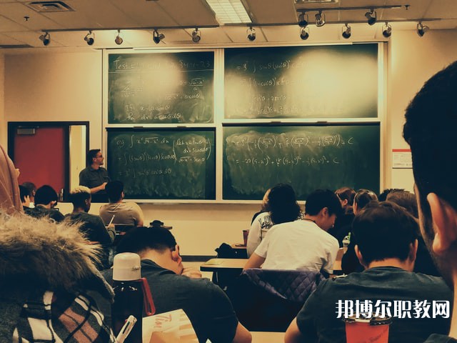廣東哪里的中職學校能讀禮儀與航空服務專業