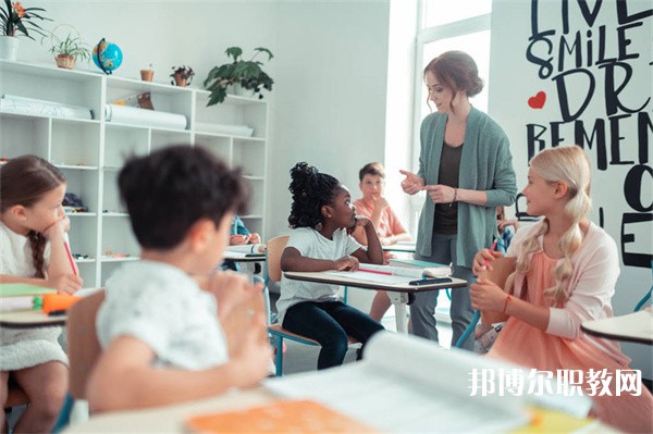 廣東哪里的中專學校能讀社會文化藝術(戲劇、粵劇、雷劇)專業