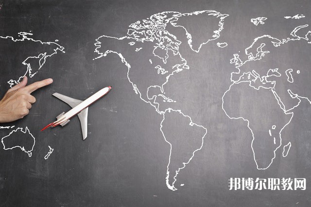 廣西哪里的中職學校能讀計算機平面設計(貝雕、角雕等民族工藝)專業