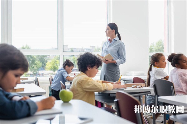 四川哪里的職業學校能讀電子信息技術專業