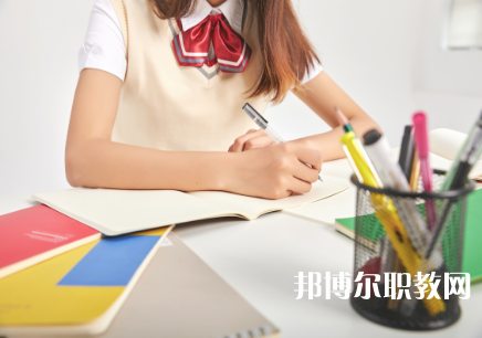 四川哪里的中職學校能讀高級商務與文秘專業