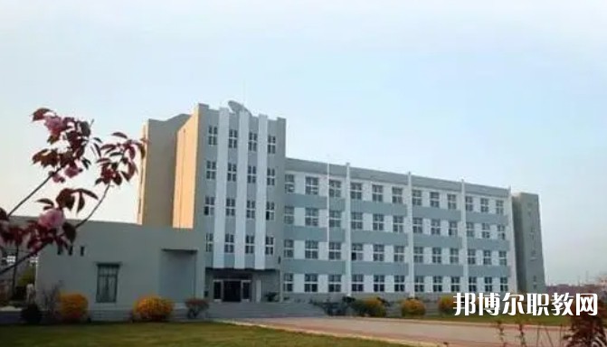 長?？h中等職業技術專業學校地址，乘車路線
