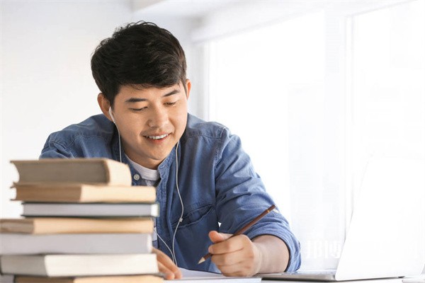 四川哪里的職業(yè)學校能讀商貿(mào)專業(yè)