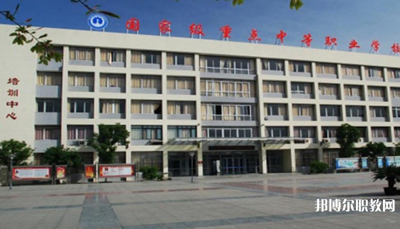 四川2025年哪些學(xué)校有電工學(xué)校